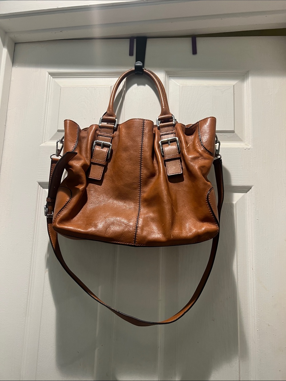 Michael Kors Women's Classic Tan Leather Tote Bag with Adjustable Strap - Picture 6 of 14